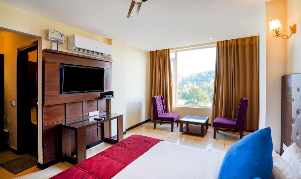 Redwood Resort ปัญจ์กุลา ภายนอก รูปภาพ